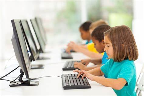 kids are learning computer
